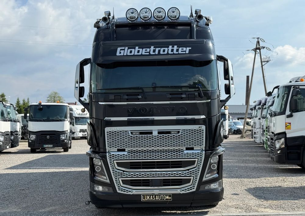 Volvo FH16 660 HP TANDEM 6x2 LIMITED EDITION - Curtainsider truck: picture 2 Volvo FH16 660 HP TANDEM 6x2 LIMITED EDITION - Curtainsider truck: picture 2