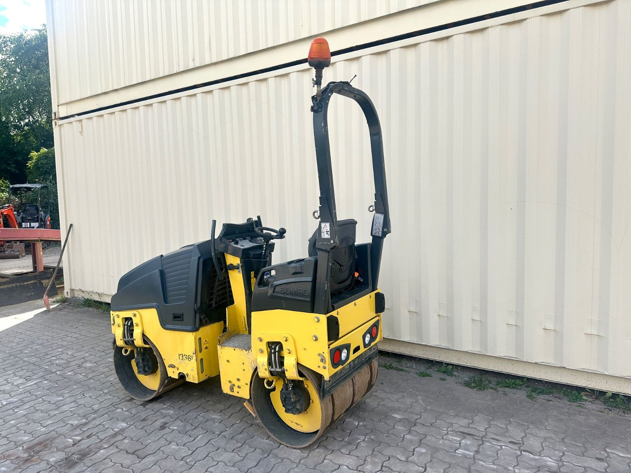 BOMAG BW80AD-5 / 2018 BJ / 999 H / 1.550 KG - Roller: picture 3 BOMAG BW80AD-5 / 2018 BJ / 999 H / 1.550 KG - Roller: picture 3
