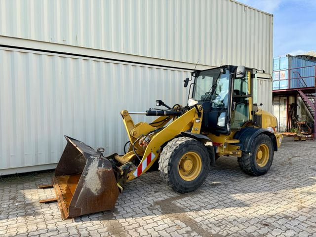 CAT 908H2 / Deutsche Maschine / Schaufel + Gabel - Wheel loader: picture 4 CAT 908H2 / Deutsche Maschine / Schaufel + Gabel - Wheel loader: picture 4