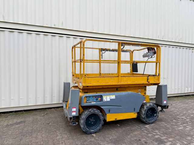Haulotte Compact 10DX 4x4 Diesel / 10 Meter - Scissor lift: picture 4 Haulotte Compact 10DX 4x4 Diesel / 10 Meter - Scissor lift: picture 4