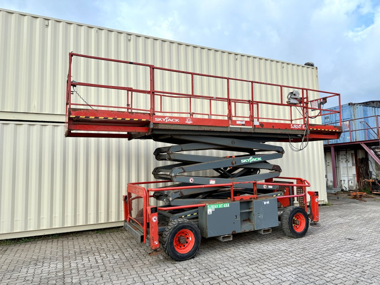 Skyjack SJ9241 4x4 Diesel / 14.5 Meter / 2015 BJ - Truck mounted aerial platform: picture 4 Skyjack SJ9241 4x4 Diesel / 14.5 Meter / 2015 BJ - Truck mounted aerial platform: picture 4