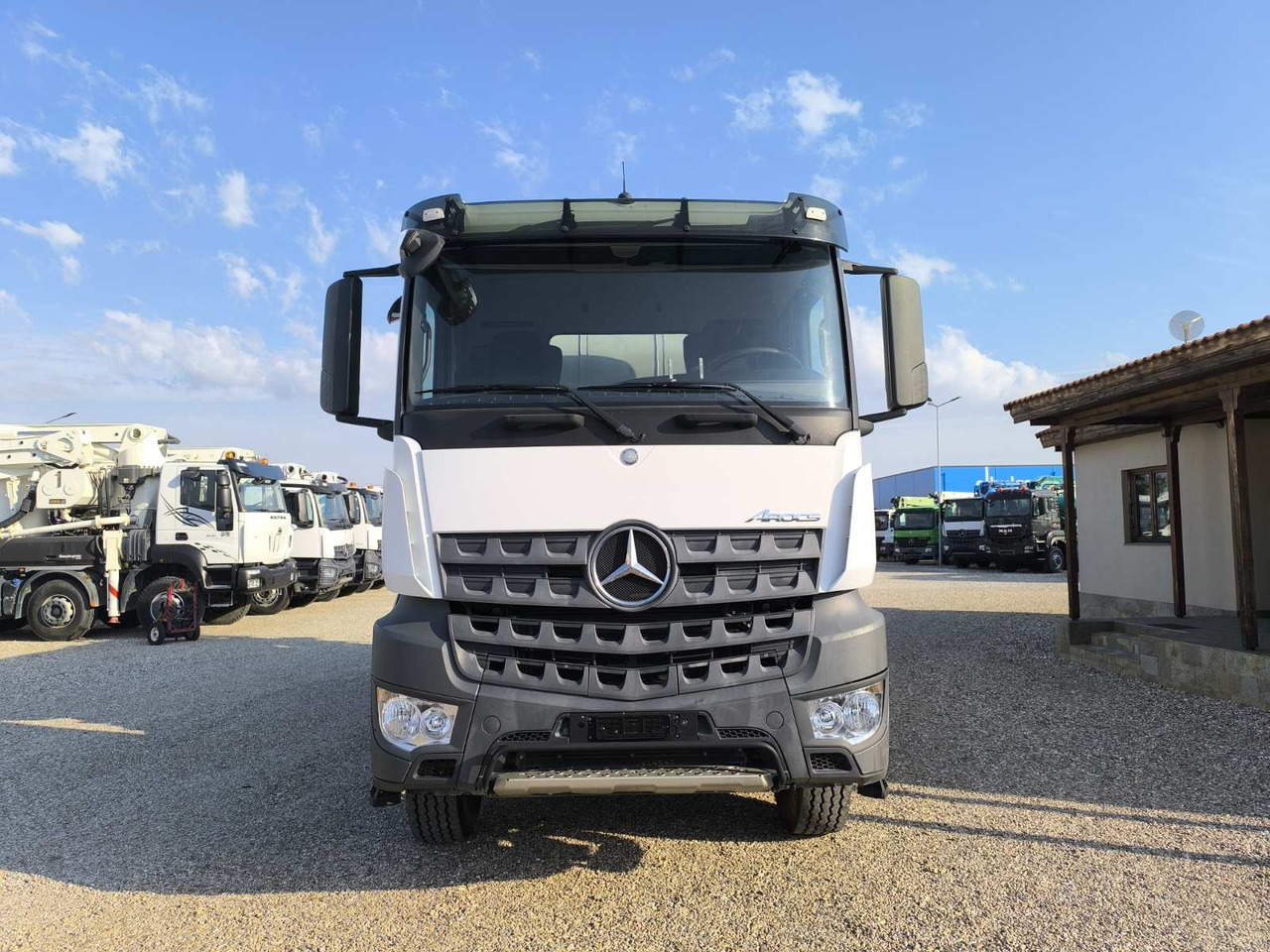 MERCEDES-BENZ AROCS 3242 CIFA 9M3 - Concrete mixer truck: picture 2 MERCEDES-BENZ AROCS 3242 CIFA 9M3 - Concrete mixer truck: picture 2
