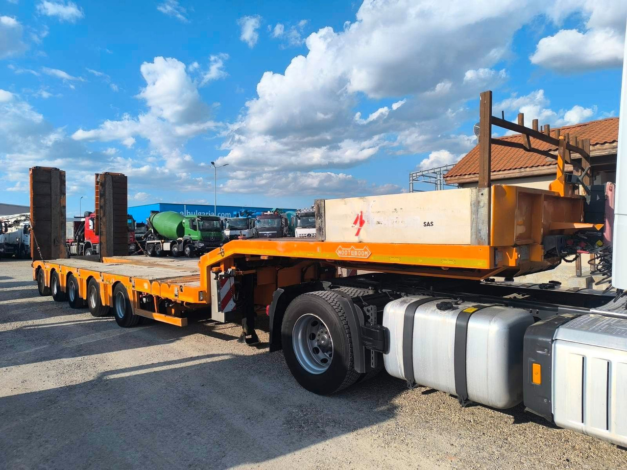 Nooteboom MCO-85-05V - Dropside/ Flatbed semi-trailer: picture 1 Nooteboom MCO-85-05V - Dropside/ Flatbed semi-trailer: picture 1