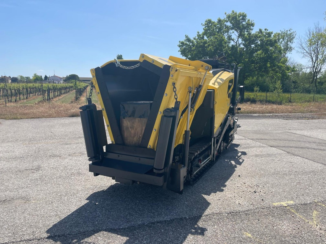 BOMAG IT BF 200 C-2 S200 TV Stage V/Tier 4f - Asphalt paver: picture 1 BOMAG IT BF 200 C-2 S200 TV Stage V/Tier 4f - Asphalt paver: picture 1