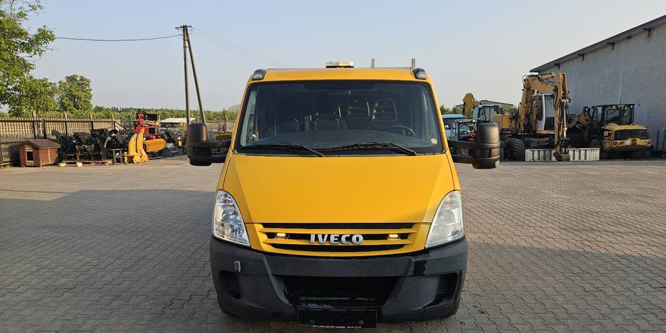 Iveco Daily 35S14 HDS 830 kg doka dubel brygadówka - Flatbed van: picture 3 Iveco Daily 35S14 HDS 830 kg doka dubel brygadówka - Flatbed van: picture 3