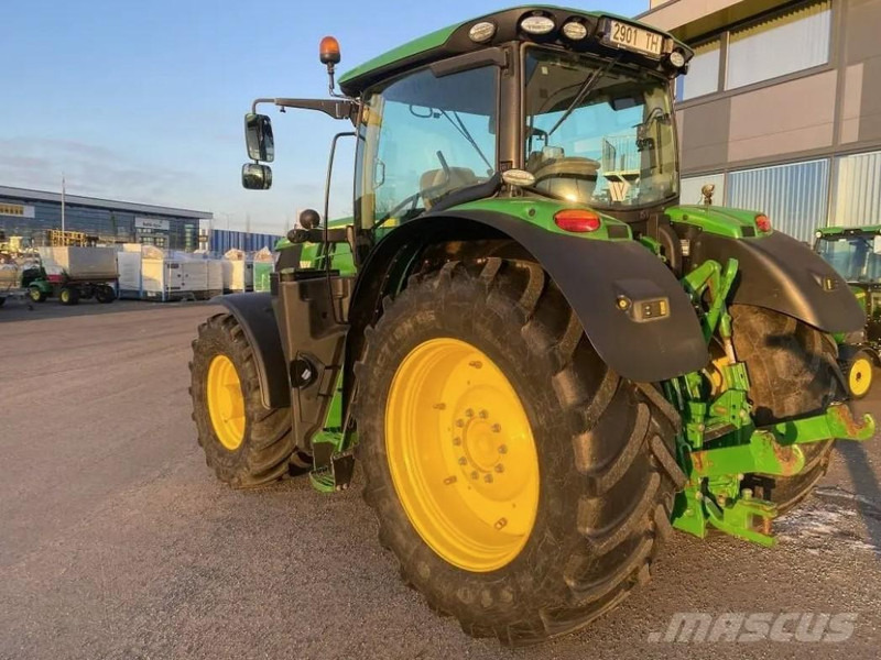 John Deere 6215R - Farm tractor: picture 4 John Deere 6215R - Farm tractor: picture 4