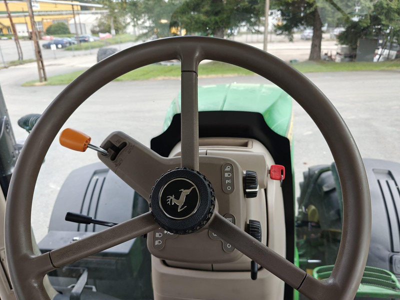 Farm tractor John Deere 7290R e23: picture 17 Farm tractor John Deere 7290R e23: picture 17