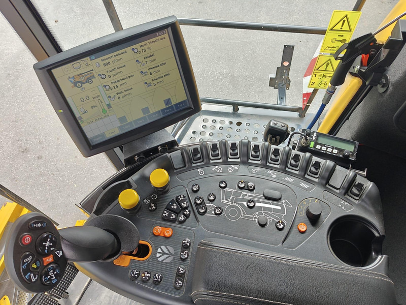 Combine harvester New Holland CX 8.90: picture 18 Combine harvester New Holland CX 8.90: picture 18