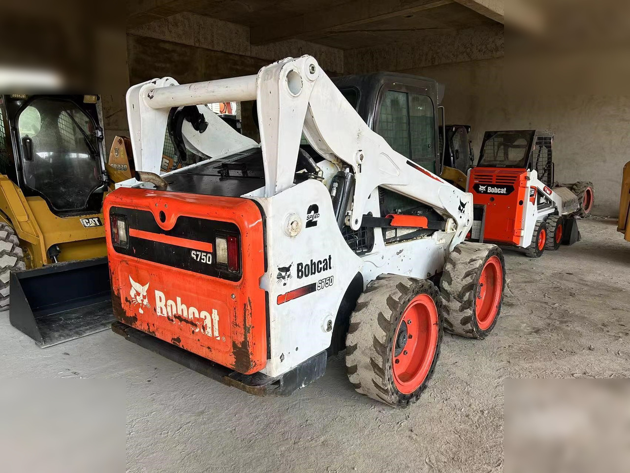 BOBCAT S750 - Skid steer loader: picture 4 BOBCAT S750 - Skid steer loader: picture 4