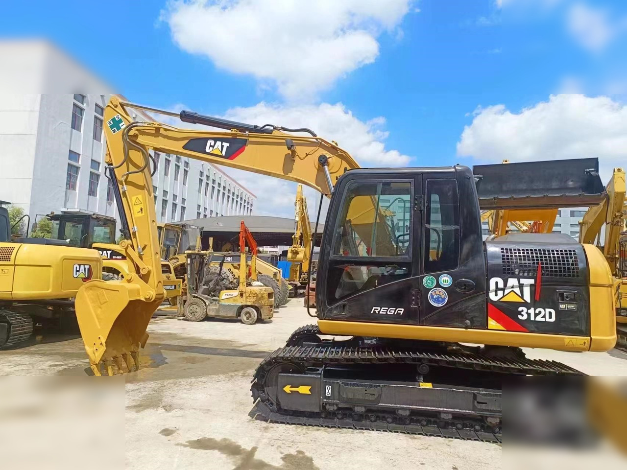 CATERPILLAR 312D - Crawler excavator: picture 2 CATERPILLAR 312D - Crawler excavator: picture 2
