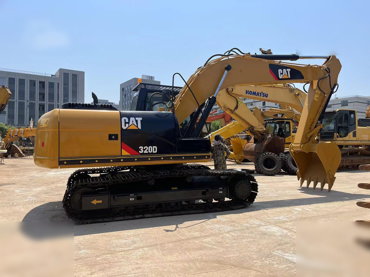 CATERPILLAR 320D - Crawler excavator: picture 2 CATERPILLAR 320D - Crawler excavator: picture 2