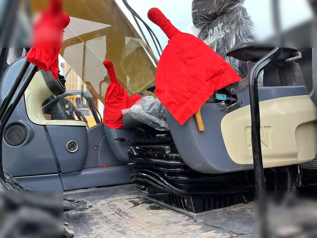 CATERPILLAR 320D2L - Crawler excavator: picture 5 CATERPILLAR 320D2L - Crawler excavator: picture 5