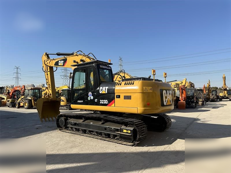 CATERPILLAR 323D - Crawler excavator: picture 3 CATERPILLAR 323D - Crawler excavator: picture 3