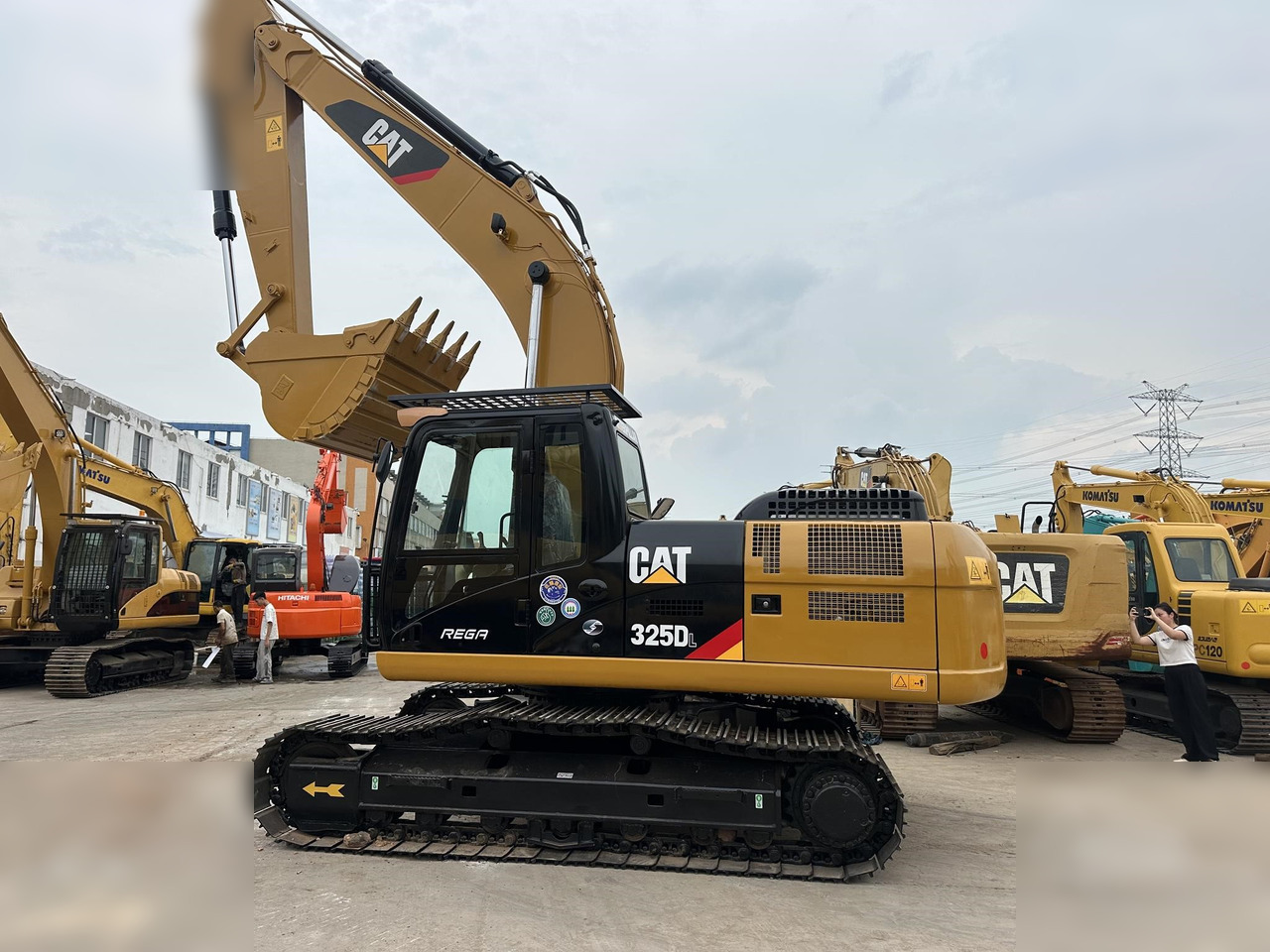CATERPILLAR 325D - Crawler excavator: picture 1 CATERPILLAR 325D - Crawler excavator: picture 1