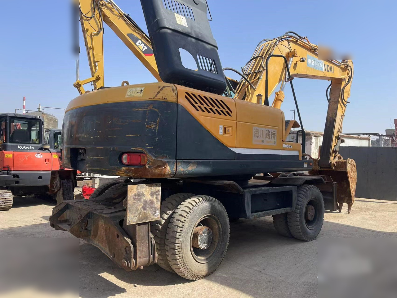 HYUNDAI ROBEX 210W-9 - Wheel excavator: picture 3 HYUNDAI ROBEX 210W-9 - Wheel excavator: picture 3