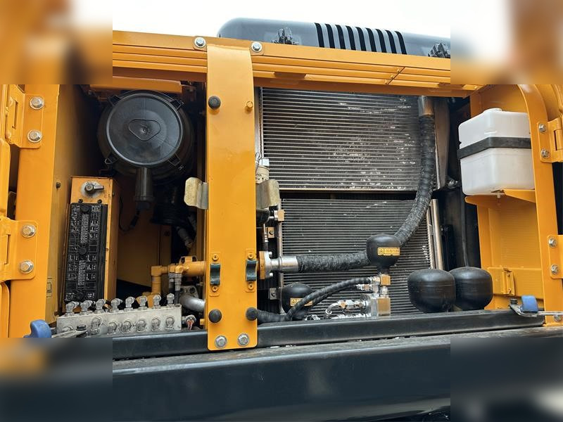 HYUNDAI ROBEX 210W-9 - Wheel excavator: picture 5 HYUNDAI ROBEX 210W-9 - Wheel excavator: picture 5