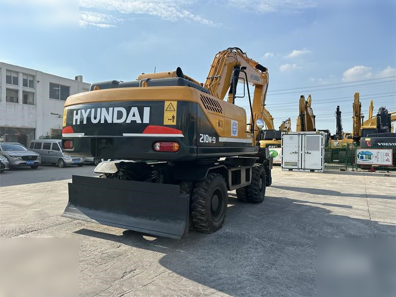 HYUNDAI ROBEX 210W-9 - Wheel excavator: picture 2 HYUNDAI ROBEX 210W-9 - Wheel excavator: picture 2