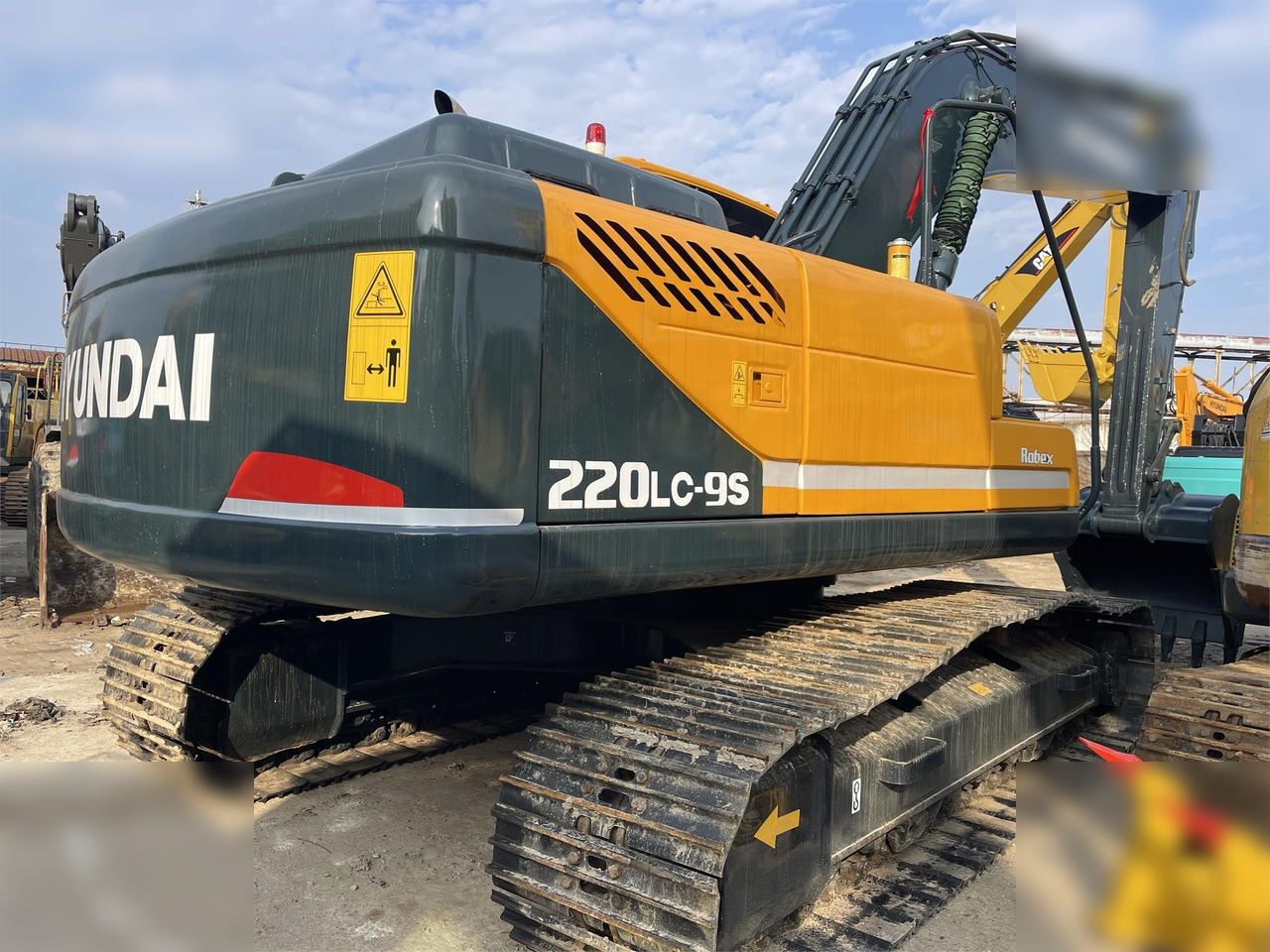 HYUNDAI ROBEX 220 LC-9S - Crawler excavator: picture 3 HYUNDAI ROBEX 220 LC-9S - Crawler excavator: picture 3