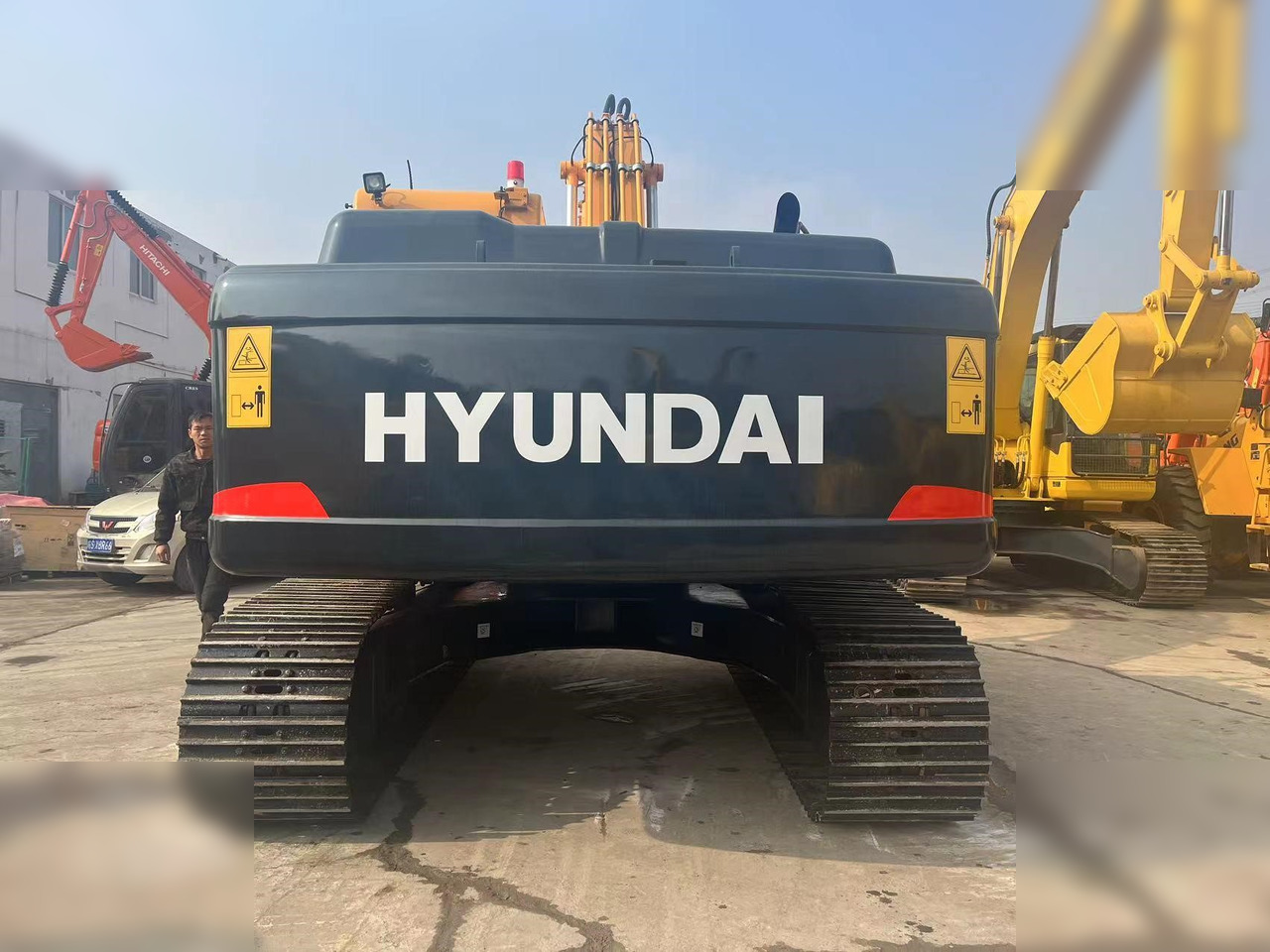 HYUNDAI ROBEX 220 LC-9S - Crawler excavator: picture 5 HYUNDAI ROBEX 220 LC-9S - Crawler excavator: picture 5