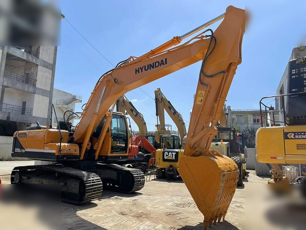 HYUNDAI ROBEX 220 LC-9S - Crawler excavator: picture 5 HYUNDAI ROBEX 220 LC-9S - Crawler excavator: picture 5