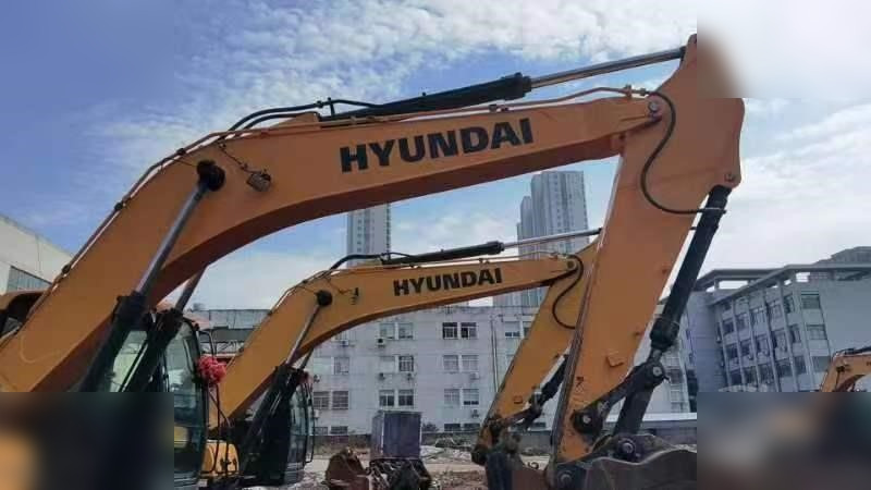 HYUNDAI ROBEX 225 LC-9T - Crawler excavator: picture 3 HYUNDAI ROBEX 225 LC-9T - Crawler excavator: picture 3