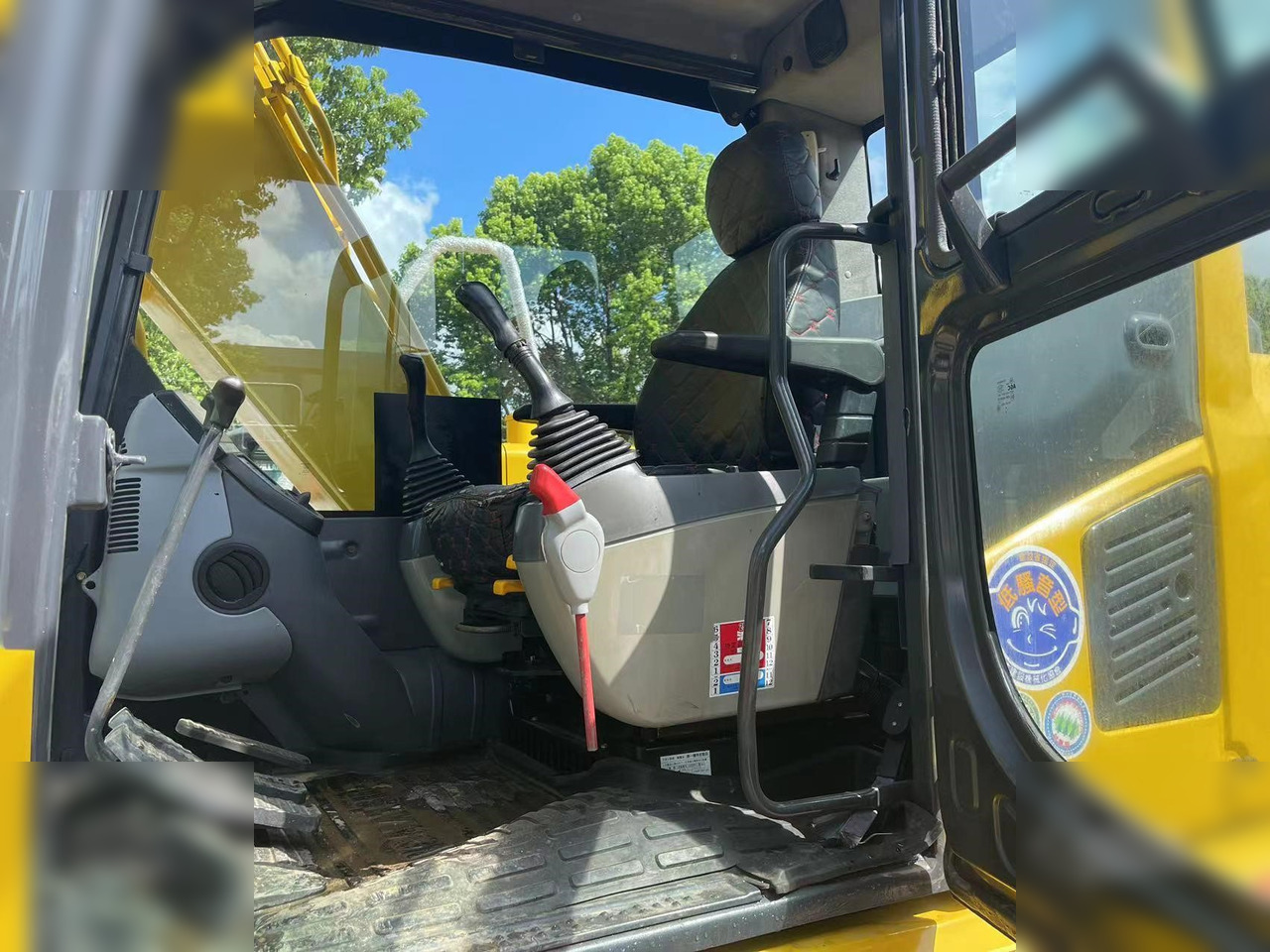 Crawler excavator KOMATSU PC120-8: picture 9