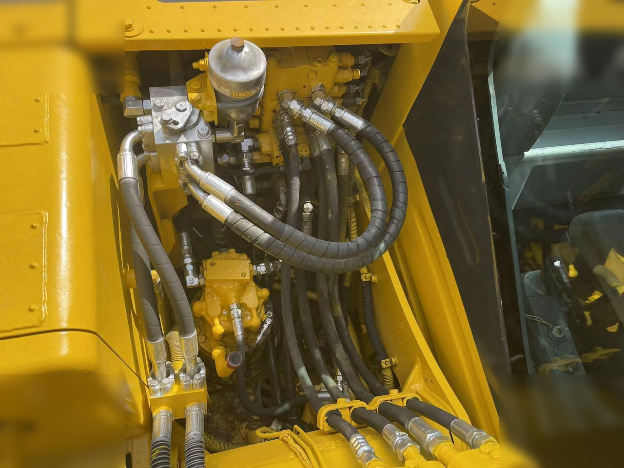 Crawler excavator KOMATSU PC120-8: picture 10