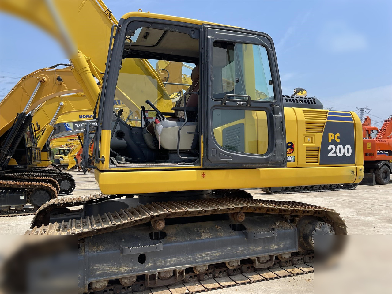 KOMATSU PC200-8 - Crawler excavator: picture 5 KOMATSU PC200-8 - Crawler excavator: picture 5