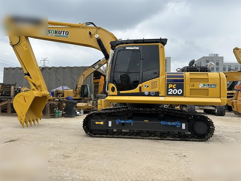 KOMATSU PC200-8 - Crawler excavator: picture 2 KOMATSU PC200-8 - Crawler excavator: picture 2