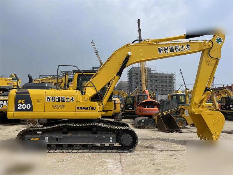 KOMATSU PC200-8 - Crawler excavator: picture 1 KOMATSU PC200-8 - Crawler excavator: picture 1