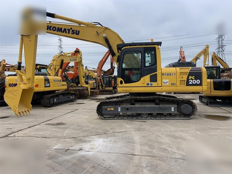 KOMATSU PC200-8 - Crawler excavator: picture 1 KOMATSU PC200-8 - Crawler excavator: picture 1
