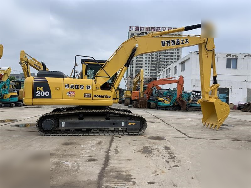 KOMATSU PC200-8 - Crawler excavator: picture 1 KOMATSU PC200-8 - Crawler excavator: picture 1