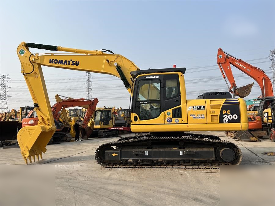 KOMATSU PC200 LC-8 - Crawler excavator: picture 1 KOMATSU PC200 LC-8 - Crawler excavator: picture 1