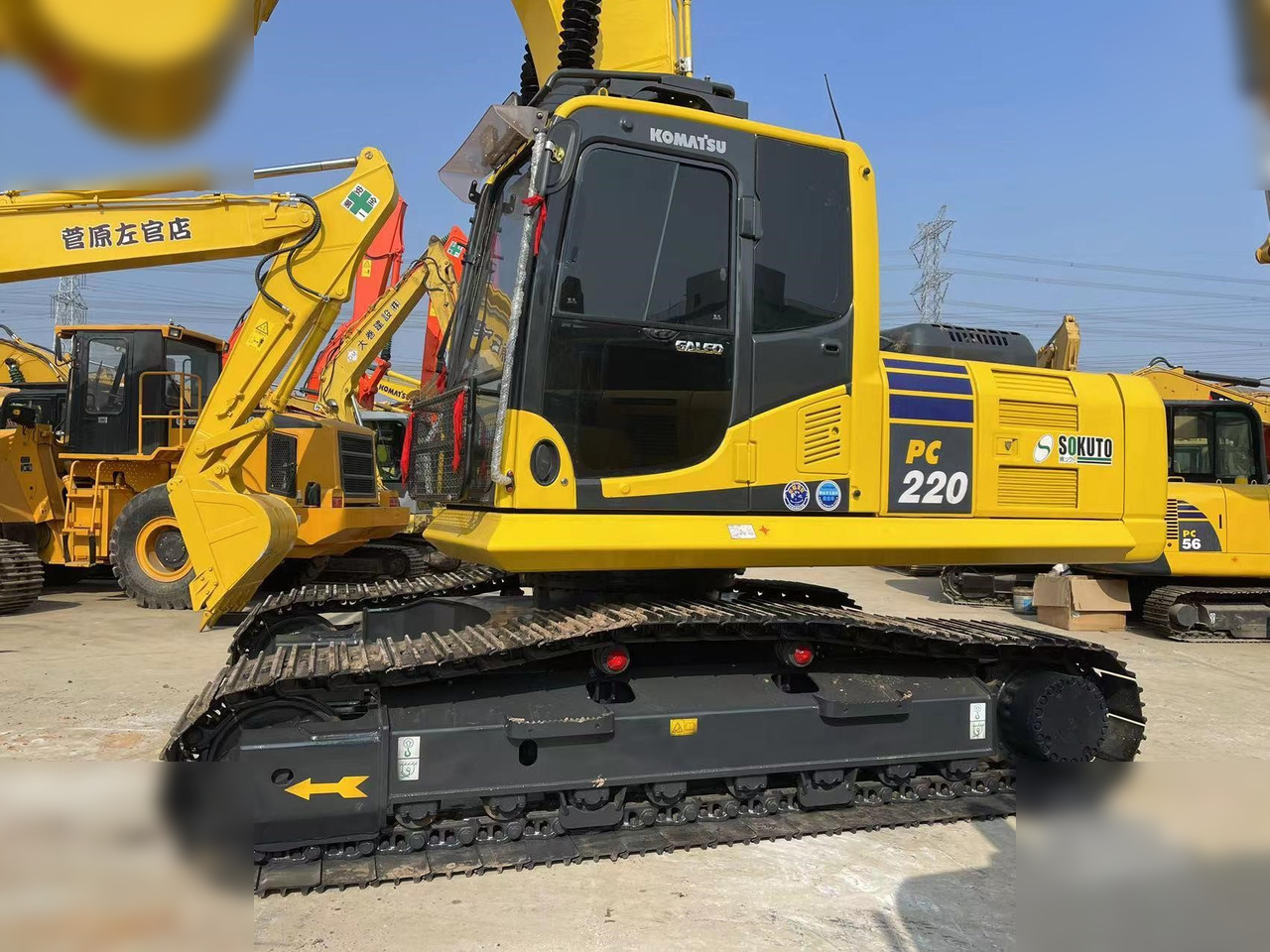 KOMATSU PC220-8 - Crawler excavator: picture 2 KOMATSU PC220-8 - Crawler excavator: picture 2