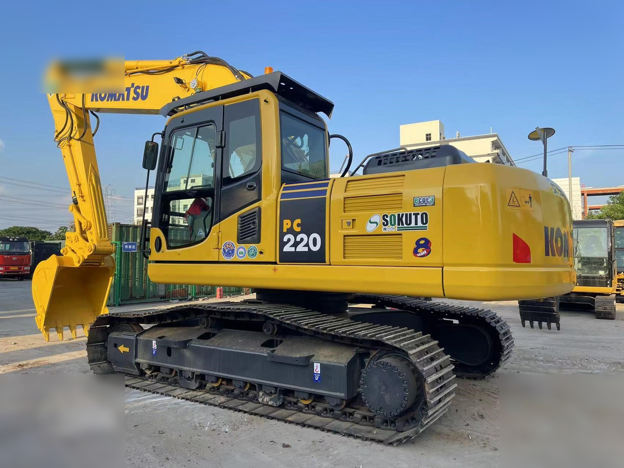 KOMATSU PC220-8 - Crawler excavator: picture 4 KOMATSU PC220-8 - Crawler excavator: picture 4