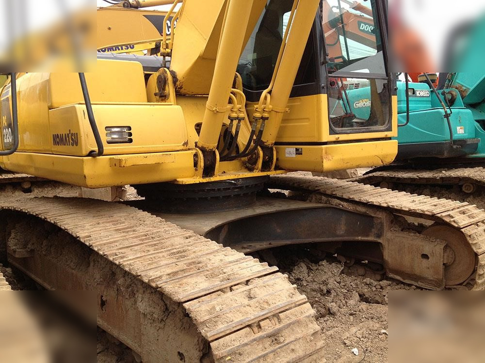 KOMATSU PC220-8 - Crawler excavator: picture 4 KOMATSU PC220-8 - Crawler excavator: picture 4