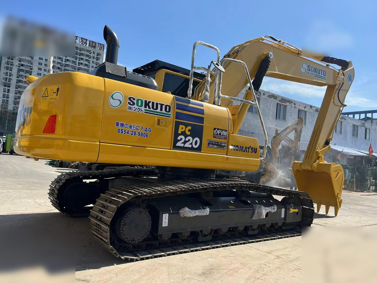 KOMATSU PC220-8 - Crawler excavator: picture 2 KOMATSU PC220-8 - Crawler excavator: picture 2