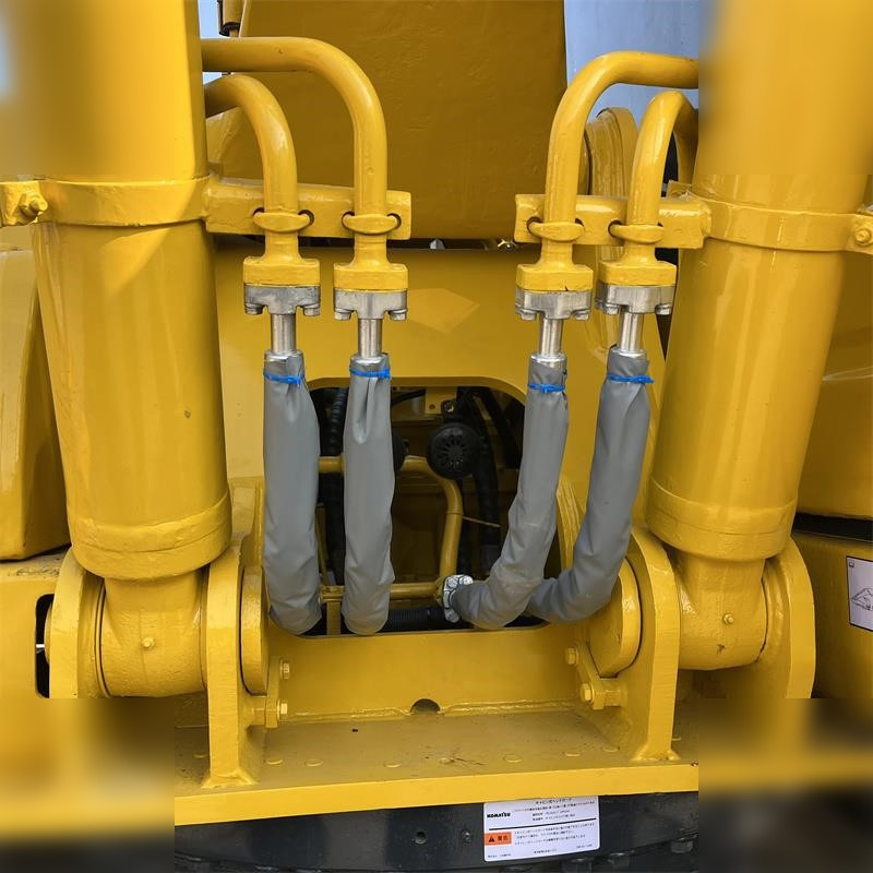 Crawler excavator KOMATSU PC220-8: picture 7