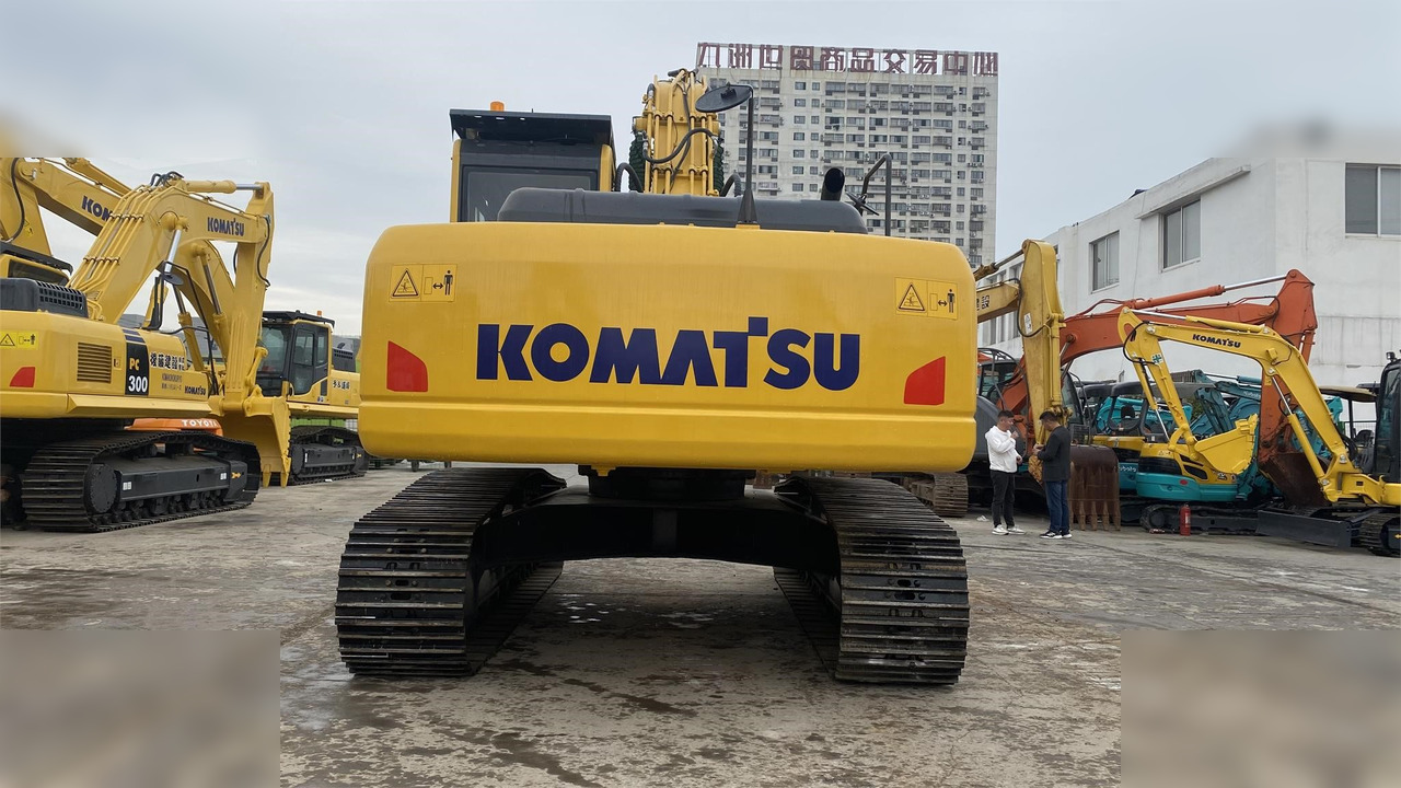 KOMATSU PC220-8 - Crawler excavator: picture 5 KOMATSU PC220-8 - Crawler excavator: picture 5
