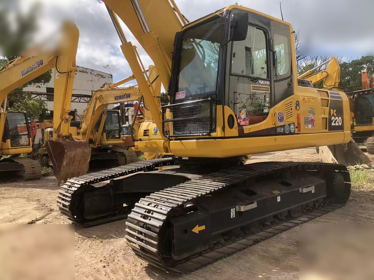 KOMATSU PC220-8N1 - Crawler excavator: picture 5 KOMATSU PC220-8N1 - Crawler excavator: picture 5