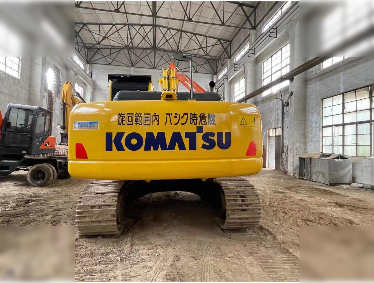 KOMATSU PC220-8N1 - Crawler excavator: picture 5 KOMATSU PC220-8N1 - Crawler excavator: picture 5