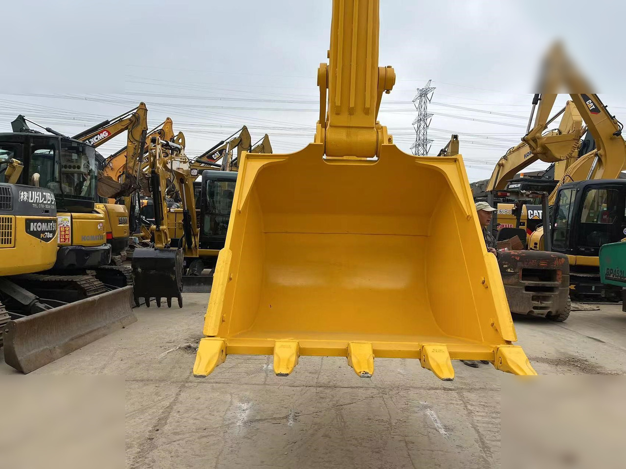 KOMATSU PC450 - Crawler excavator: picture 5 KOMATSU PC450 - Crawler excavator: picture 5