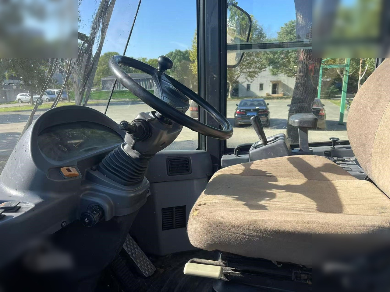 Wheel loader KOMATSU WA320-5: picture 8