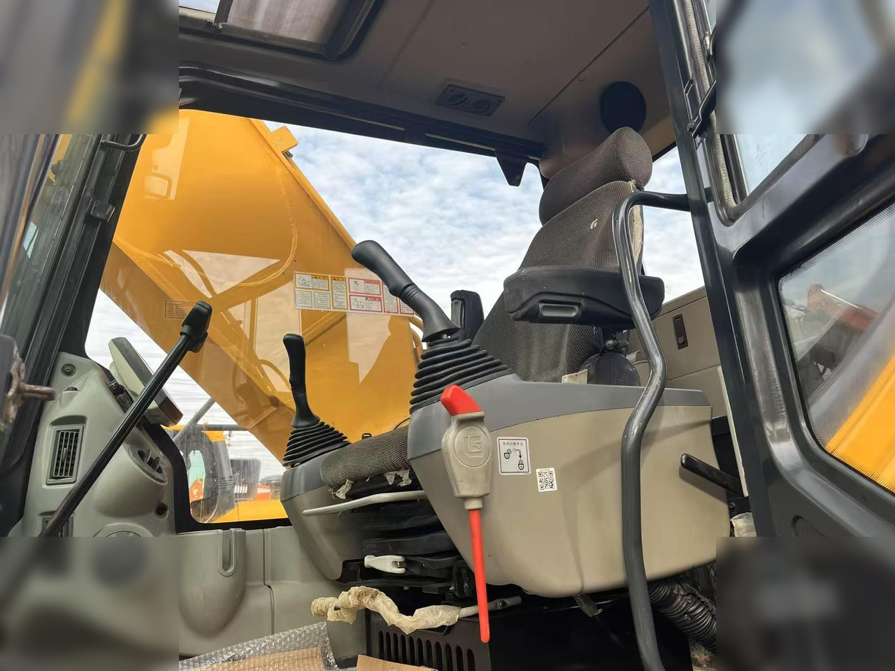 LIUGONG 926E - Crawler excavator: picture 3 LIUGONG 926E - Crawler excavator: picture 3