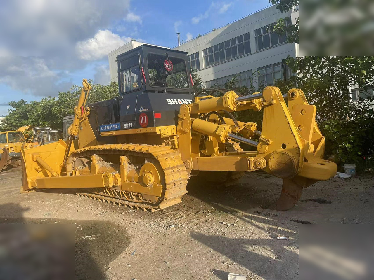 SHANTUI SD32 - Bulldozer: picture 1 SHANTUI SD32 - Bulldozer: picture 1