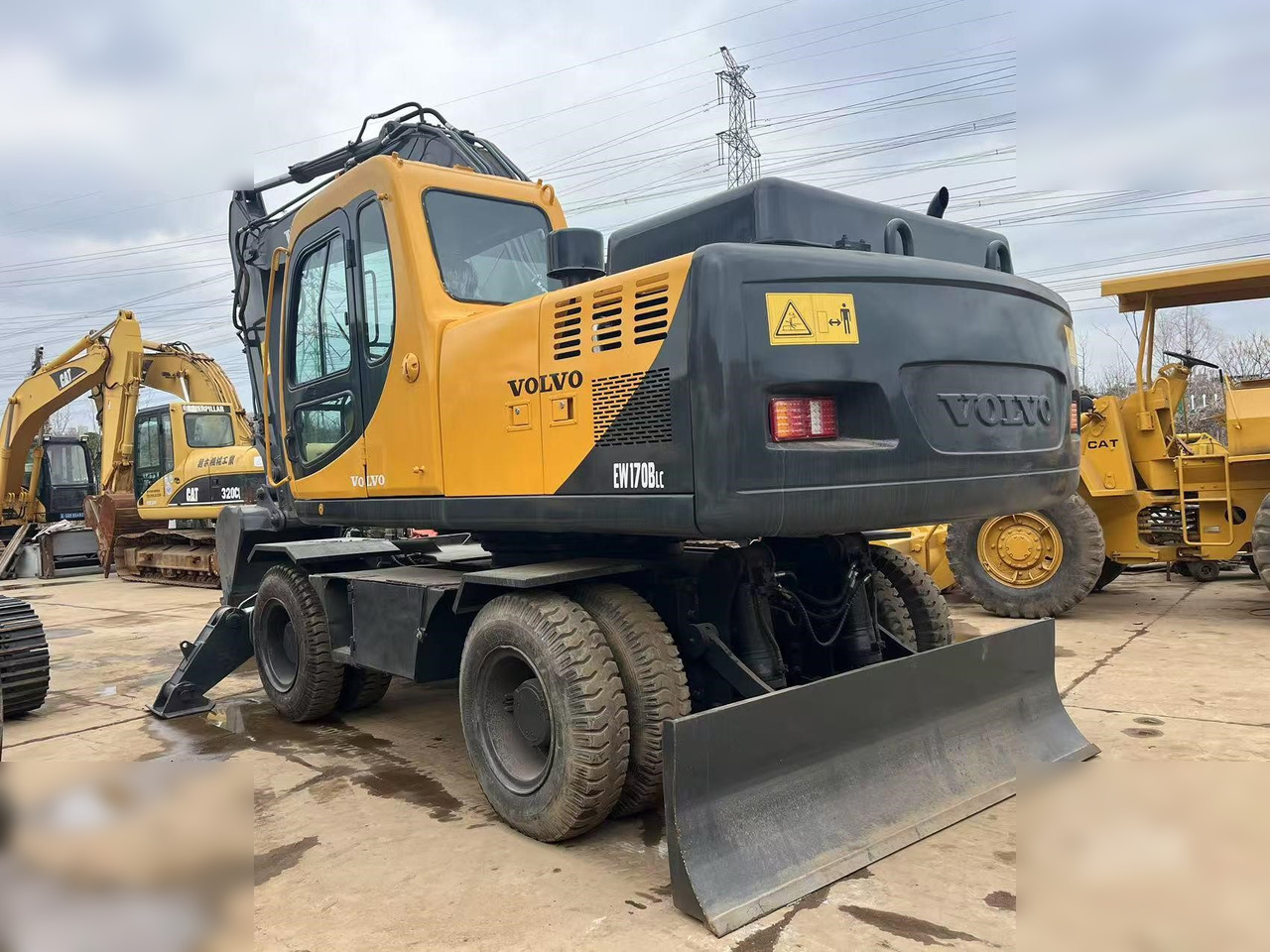VOLVO EW170 - Wheel excavator: picture 5 VOLVO EW170 - Wheel excavator: picture 5