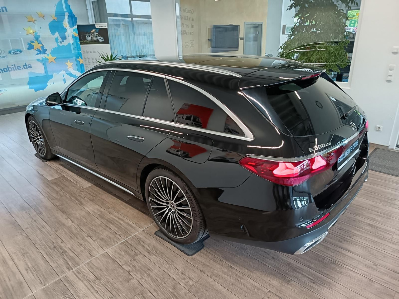 Mercedes-Benz E 300 T de 4M*AMG LINE ADVANCED PLUS*AHK*360°* - Estate car: picture 4 Mercedes-Benz E 300 T de 4M*AMG LINE ADVANCED PLUS*AHK*360°* - Estate car: picture 4