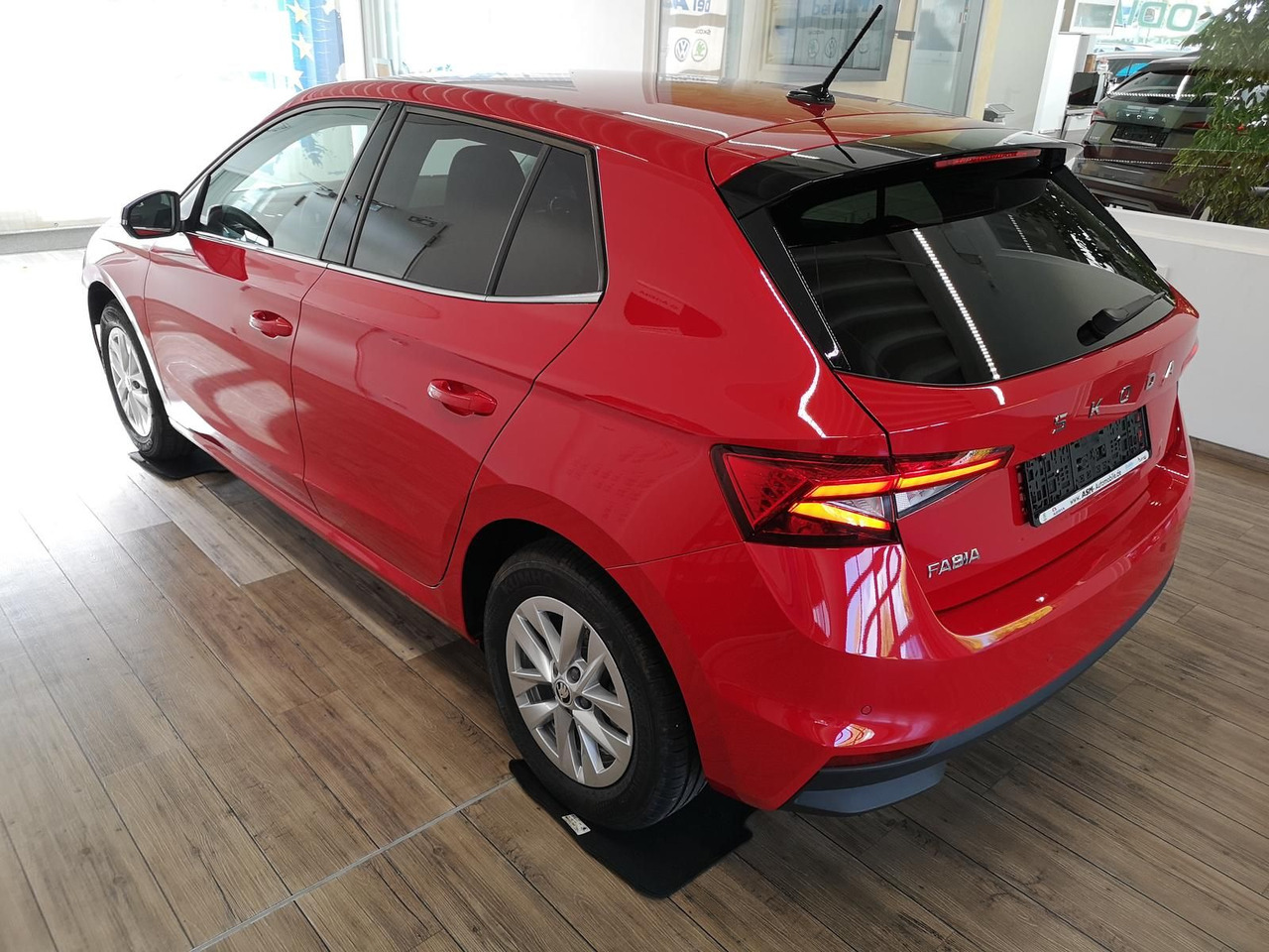 Skoda Fabia Selection 1,0TSIDSG+AHK-VORBER+LED+DAB+SHZ - Sedan: picture 3 Skoda Fabia Selection 1,0TSIDSG+AHK-VORBER+LED+DAB+SHZ - Sedan: picture 3