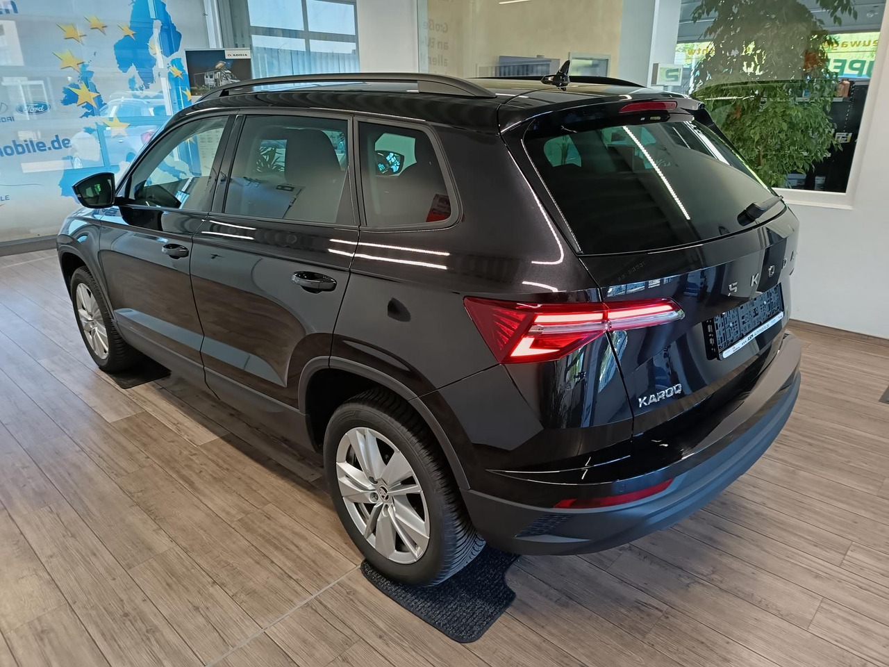 Skoda Karoq Selection 1,5TSI*NAVI*AHK-VORBER*LED*R-KAM - SUV: picture 4 Skoda Karoq Selection 1,5TSI*NAVI*AHK-VORBER*LED*R-KAM - SUV: picture 4
