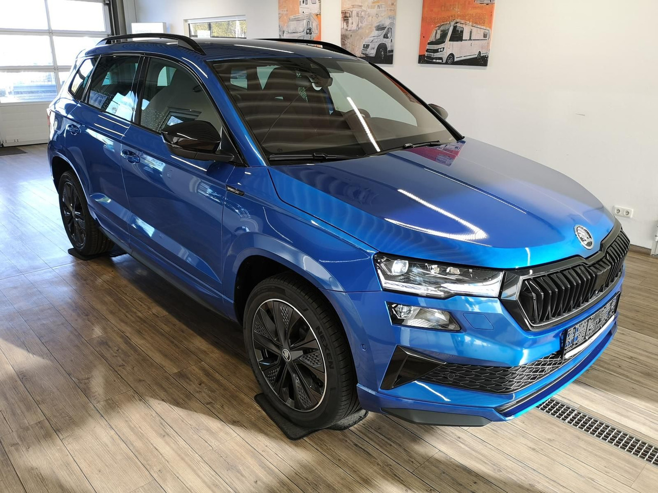 Skoda Karoq Sportline 1,5 TSI DSG*AHK*360°5J.GARANTIE* - SUV: picture 3 Skoda Karoq Sportline 1,5 TSI DSG*AHK*360°5J.GARANTIE* - SUV: picture 3